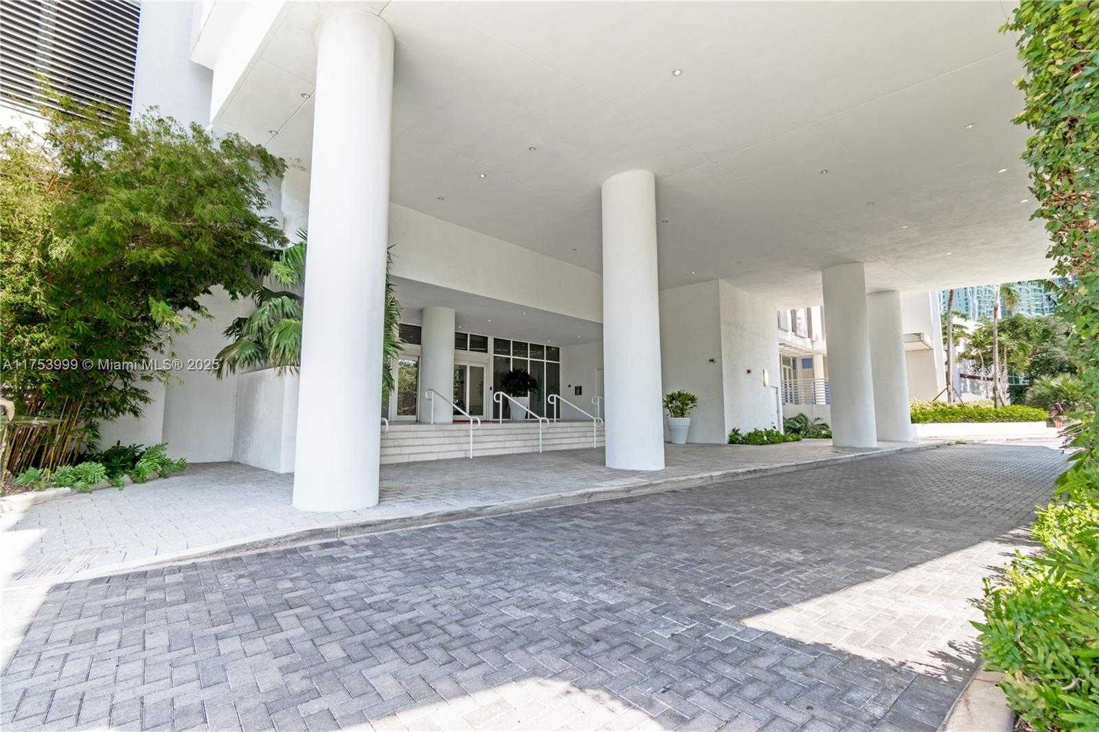 Small Image of 4250 BISCAYNE BLVD #917, Miami Number 2