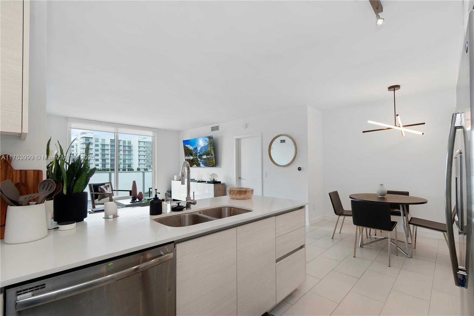 Small Image of 4250 BISCAYNE BLVD #917, Miami Number 8