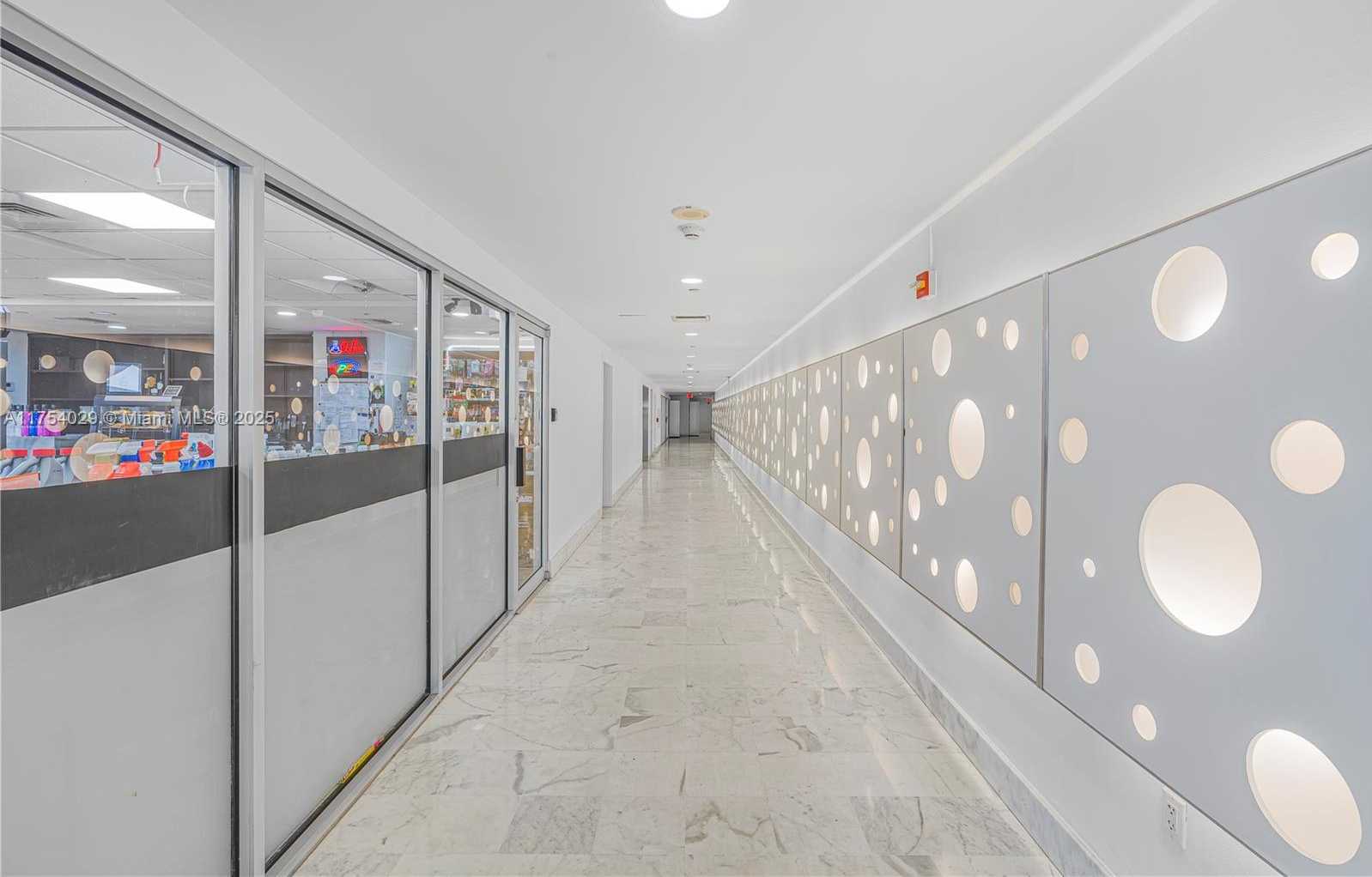 Small Image of Mirador 1000, 1000 West Ave, Miami Beach, FL 33139, USA Number 13
