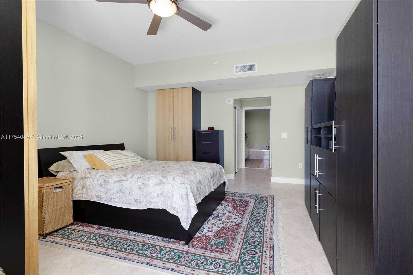 Small Image of 3330 NORTH EAST 190TH ST #2915, Aventura Number 24