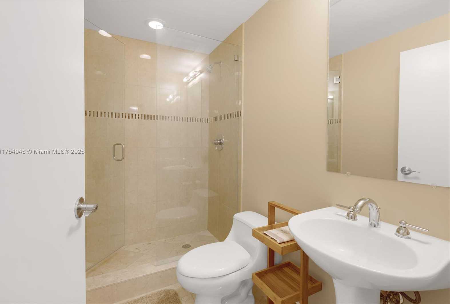 Small Image of 3330 NORTH EAST 190TH ST #2915, Aventura Number 33