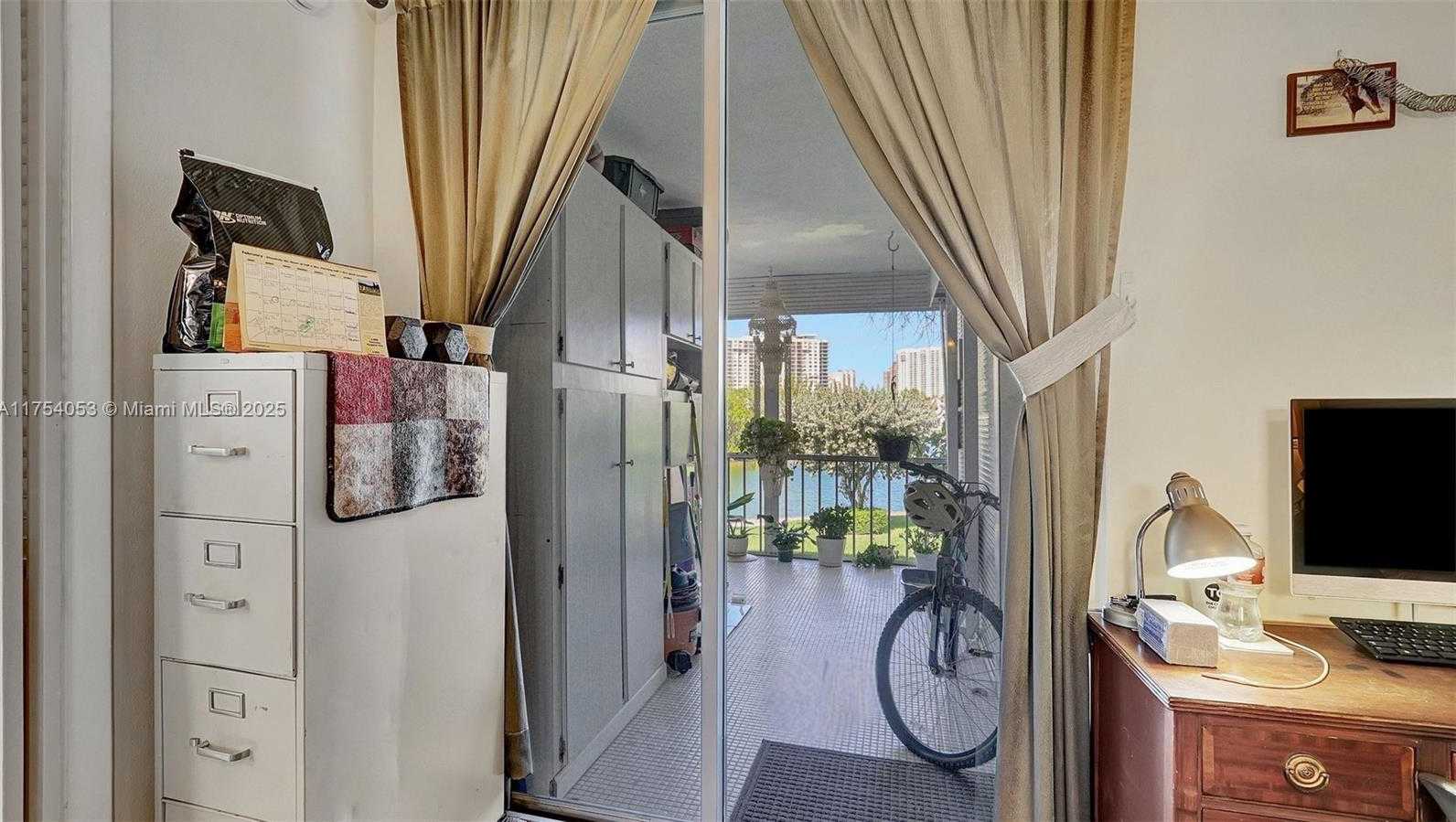 Small Image of 3030 MARCOS DR #T205, Aventura Number 14