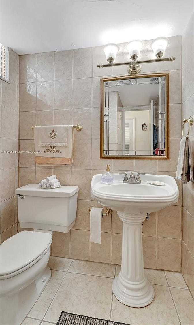 Small Image of 3030 MARCOS DR #T205, Aventura Number 18