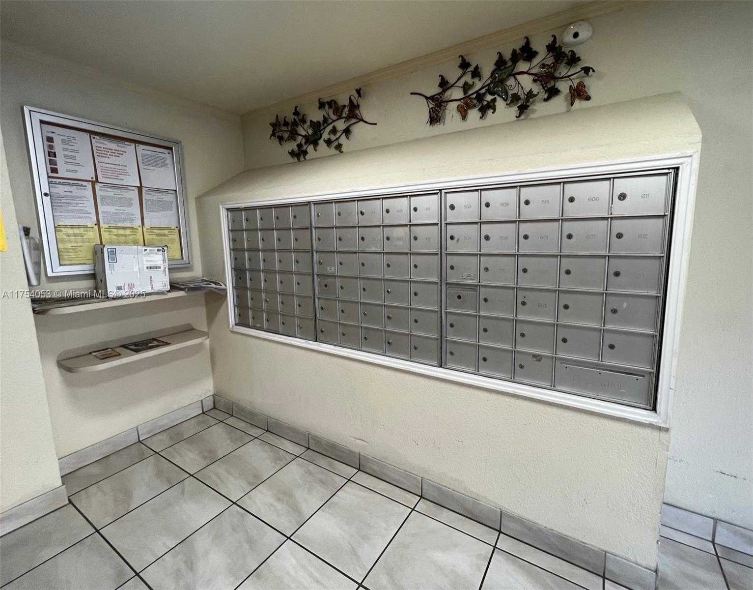 Small Image of 3030 MARCOS DR #T205, Aventura Number 36