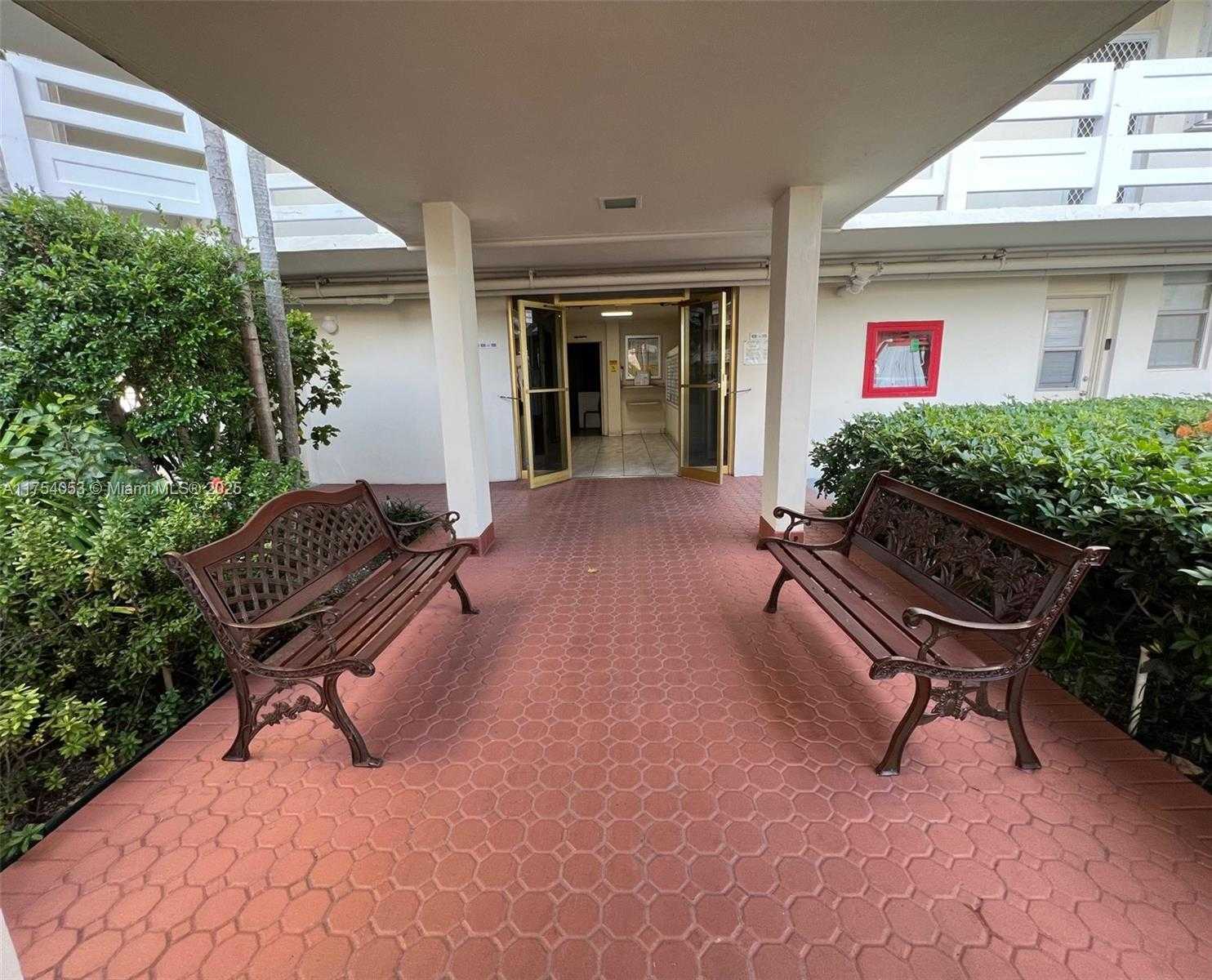 Small Image of 3030 MARCOS DR #T205, Aventura Number 37