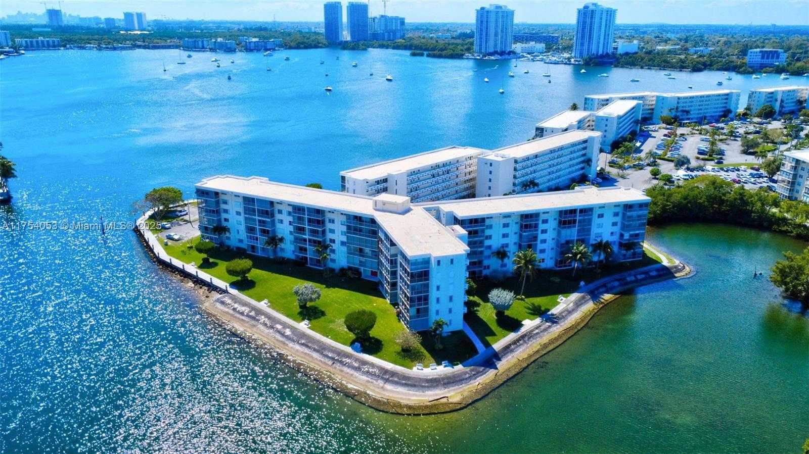 Small Image of 3030 MARCOS DR #T205, Aventura Number 40
