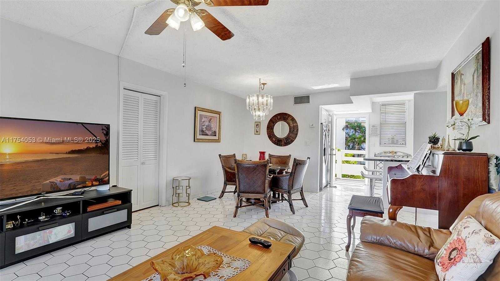 Small Image of 3030 MARCOS DR #T205, Aventura Number 6