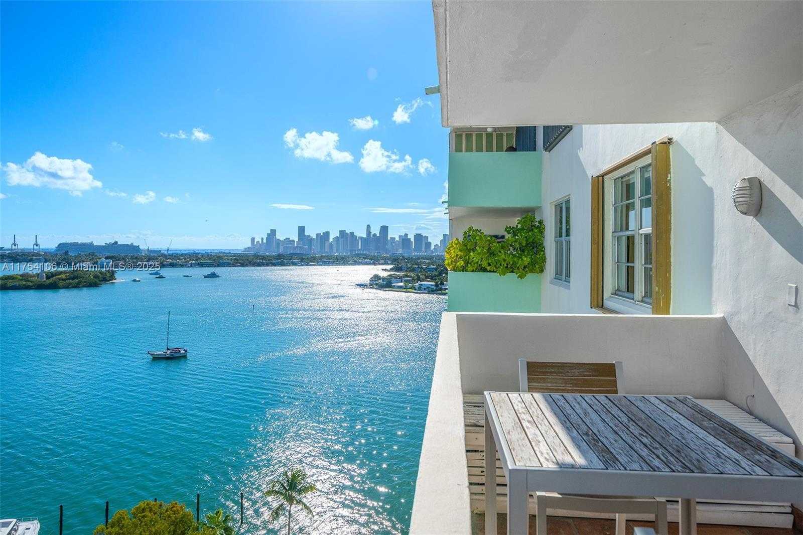 Small Image of 5 ISLAND AVE #15G, Miami Beach Number 11