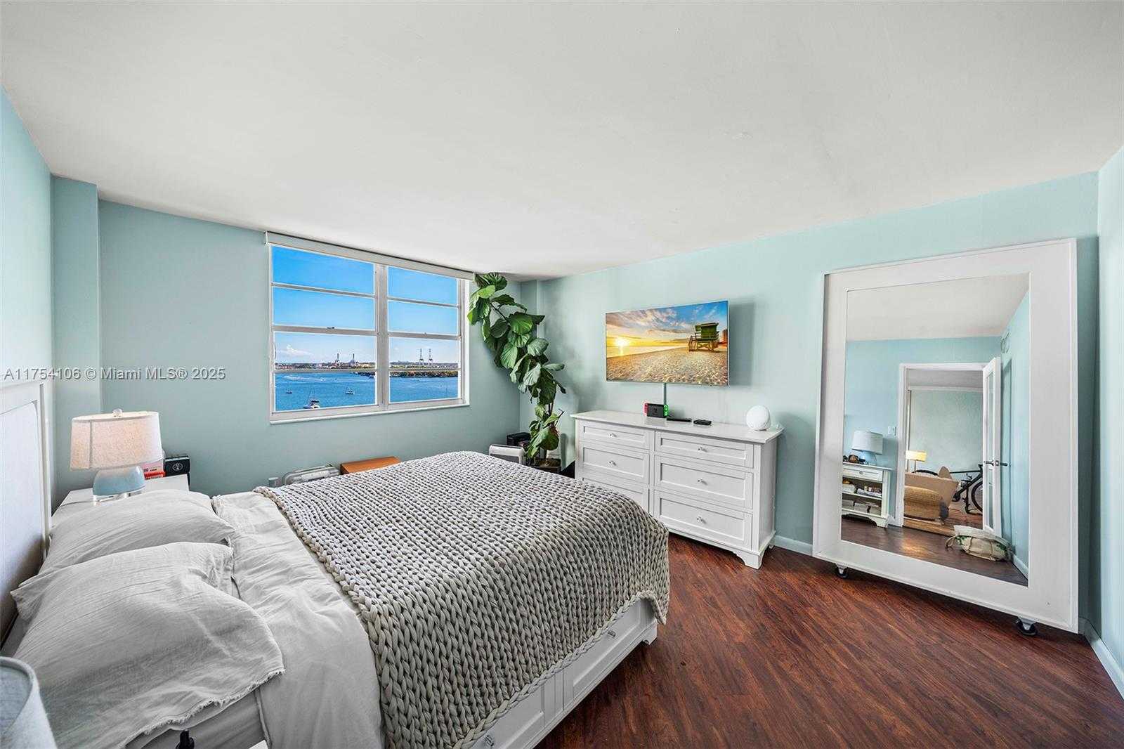 Small Image of 5 ISLAND AVE #15G, Miami Beach Number 12
