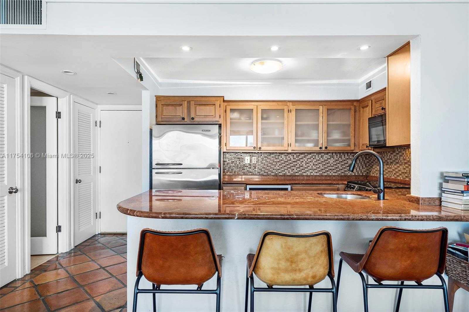 Small Image of 5 ISLAND AVE #15G, Miami Beach Number 3