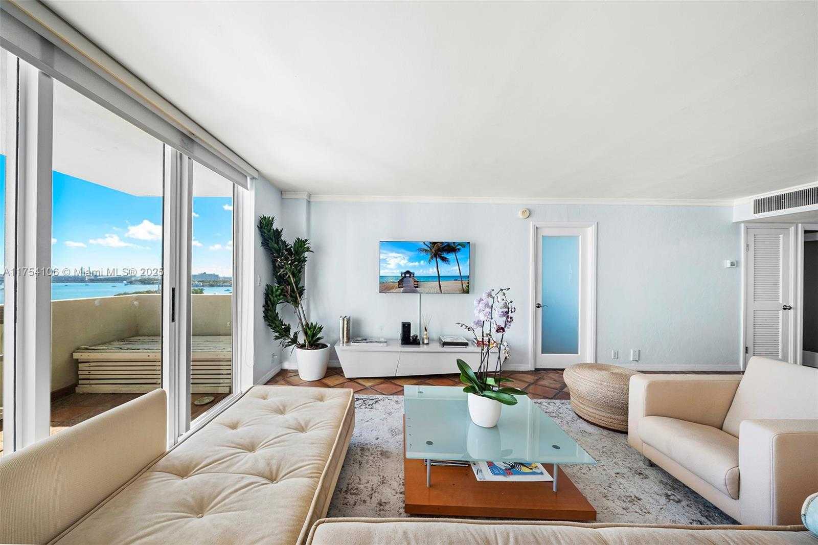 Small Image of 5 ISLAND AVE #15G, Miami Beach Number 7