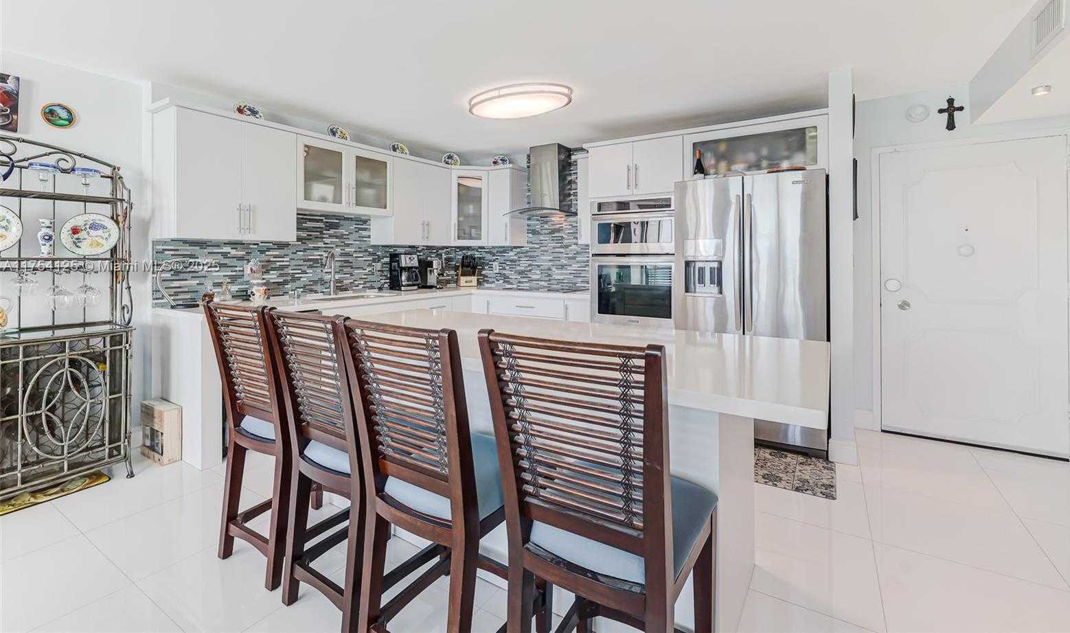 Small Image of 7135 COLLINS AVE #1424, Miami Beach Number 12