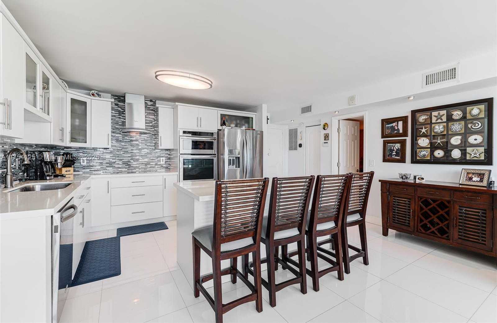 Small Image of 7135 COLLINS AVE #1424, Miami Beach Number 13