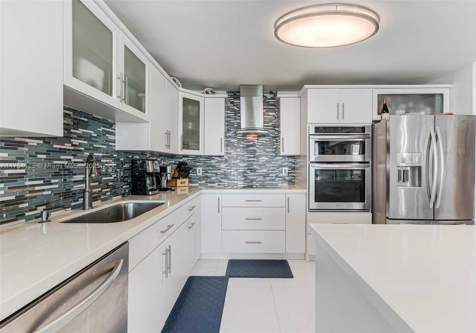Small Image of 7135 COLLINS AVE #1424, Miami Beach Number 14