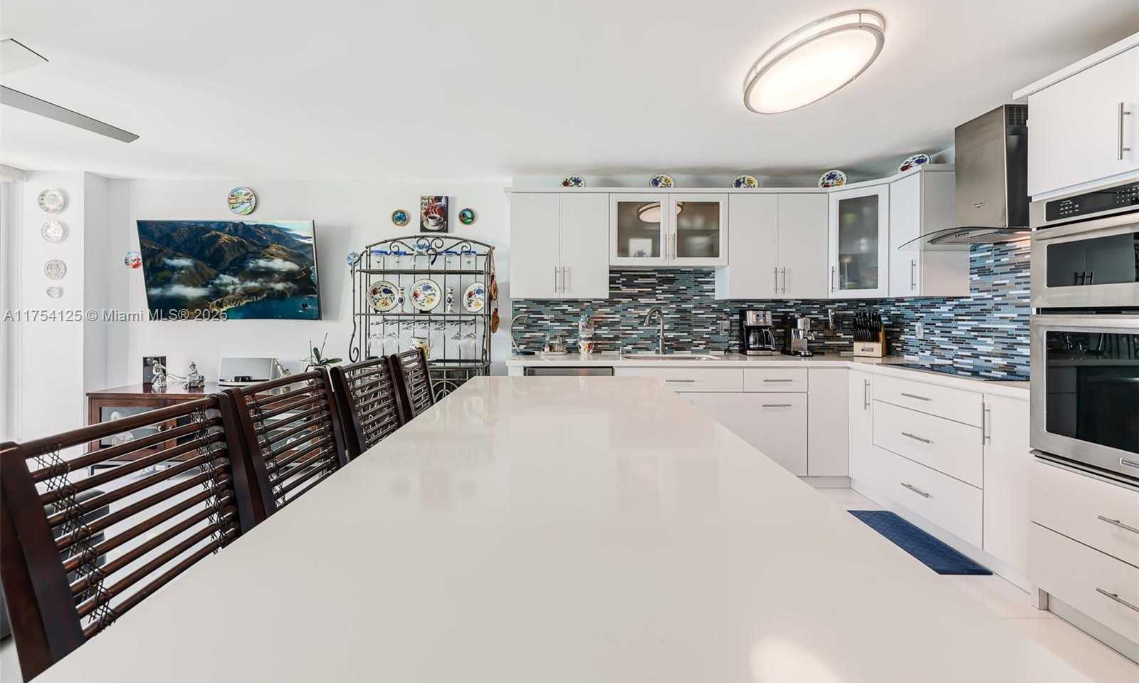 Small Image of 7135 COLLINS AVE #1424, Miami Beach Number 16