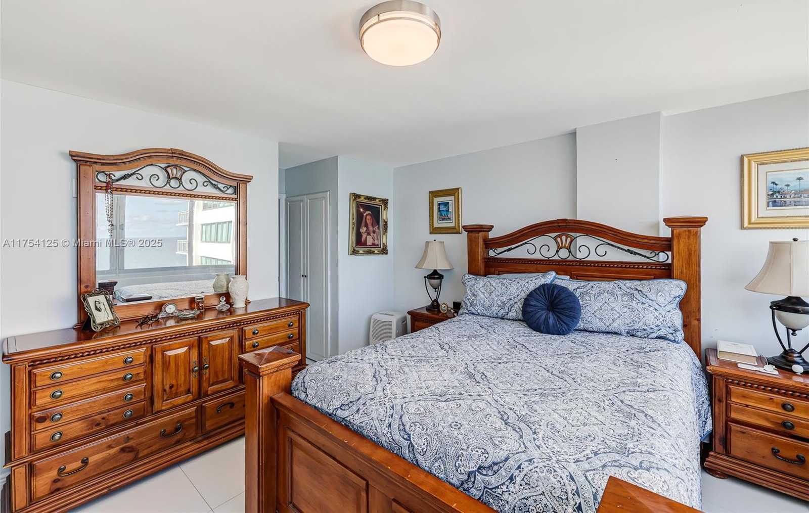 Small Image of 7135 COLLINS AVE #1424, Miami Beach Number 23