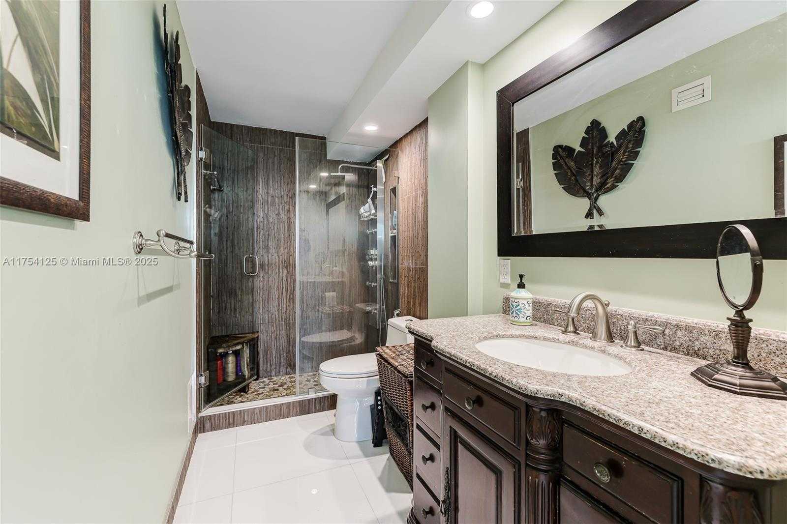 Small Image of 7135 COLLINS AVE #1424, Miami Beach Number 25