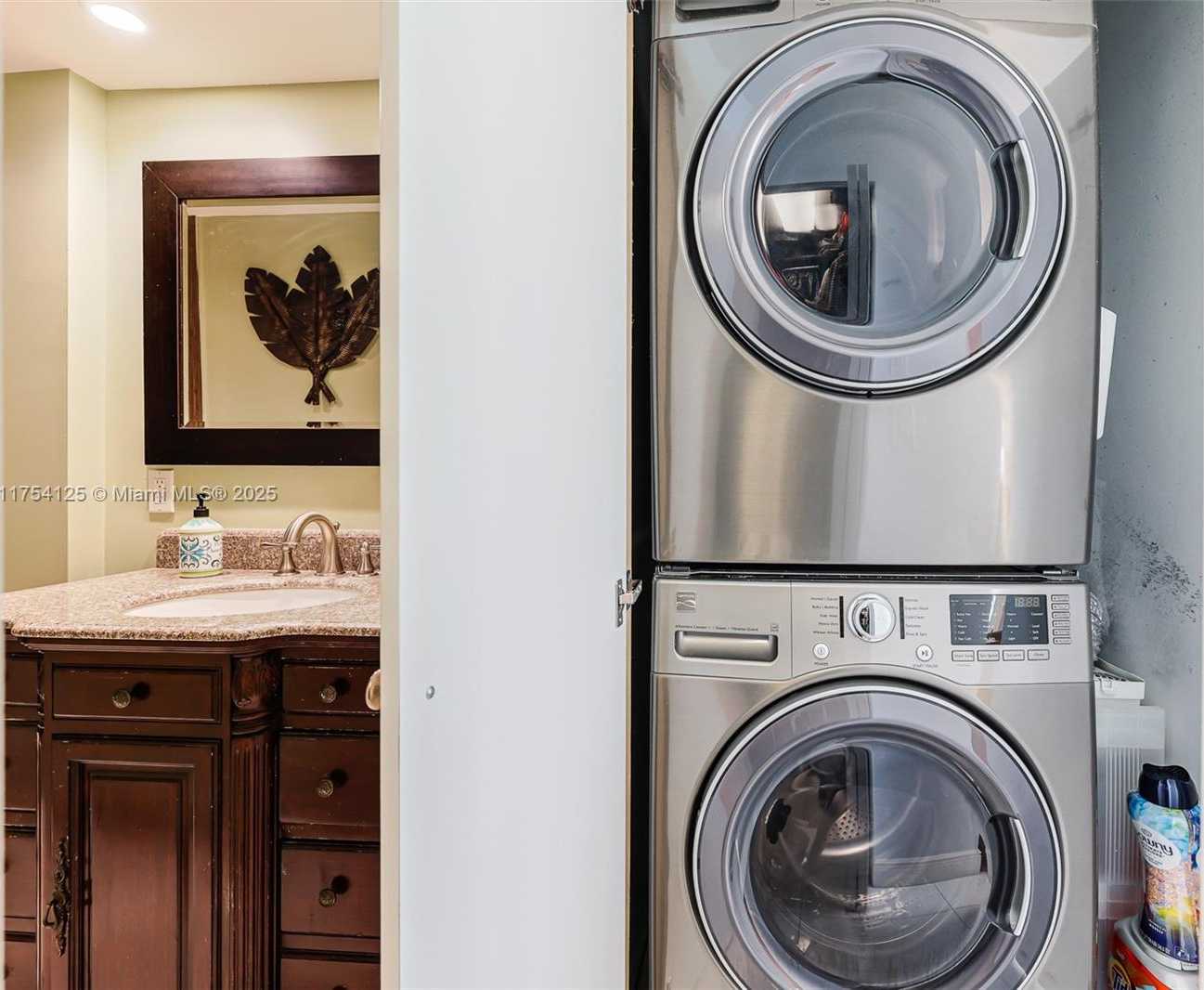 Small Image of 7135 COLLINS AVE #1424, Miami Beach Number 26