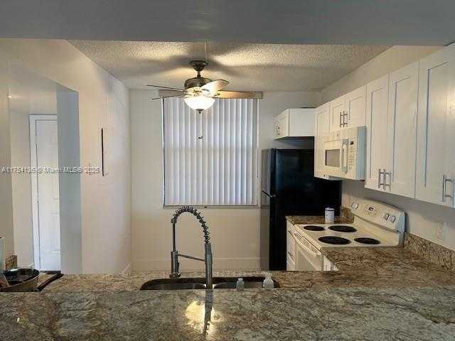 Small Image of 1524 WHITEHALL DR #102, Davie Number 31