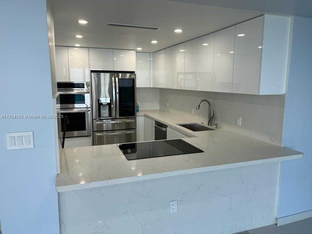 Small Image of 100 BAYVIEW DR #1808, Sunny Isles Beach Number 11