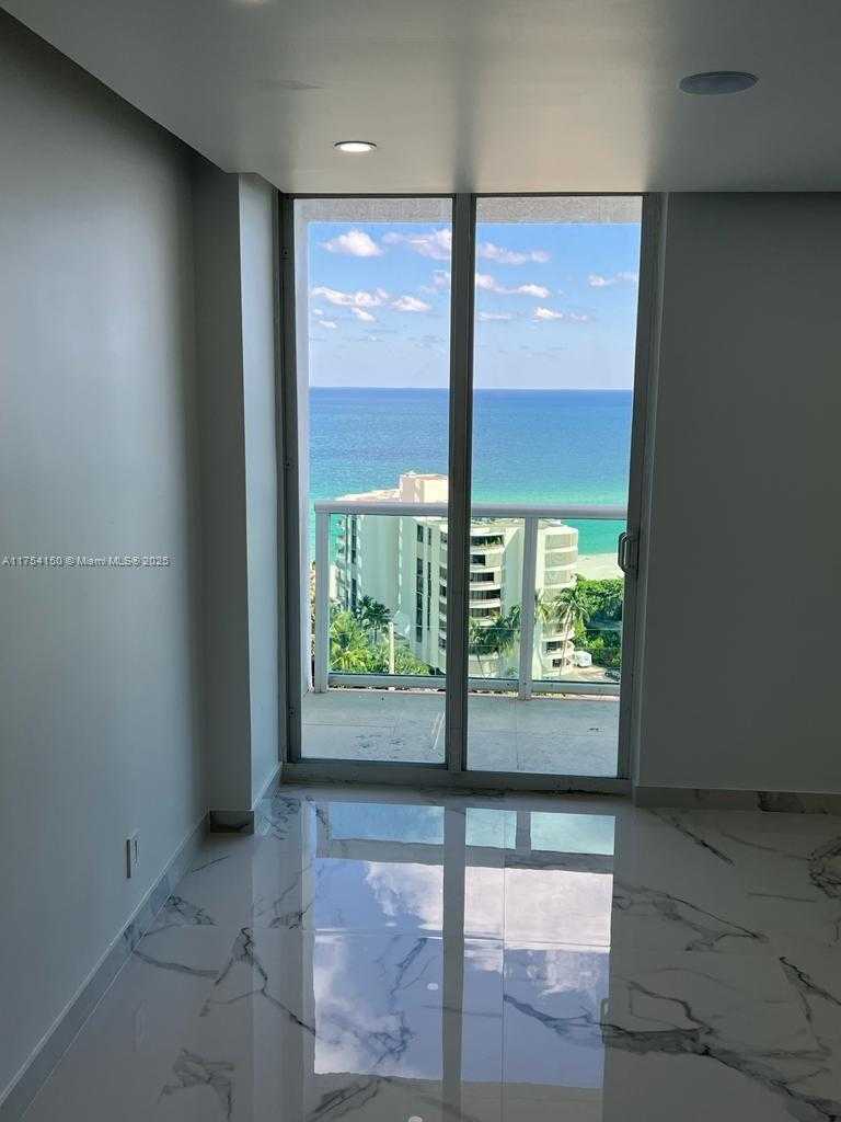 Small Image of 100 BAYVIEW DR #1808, Sunny Isles Beach Number 2
