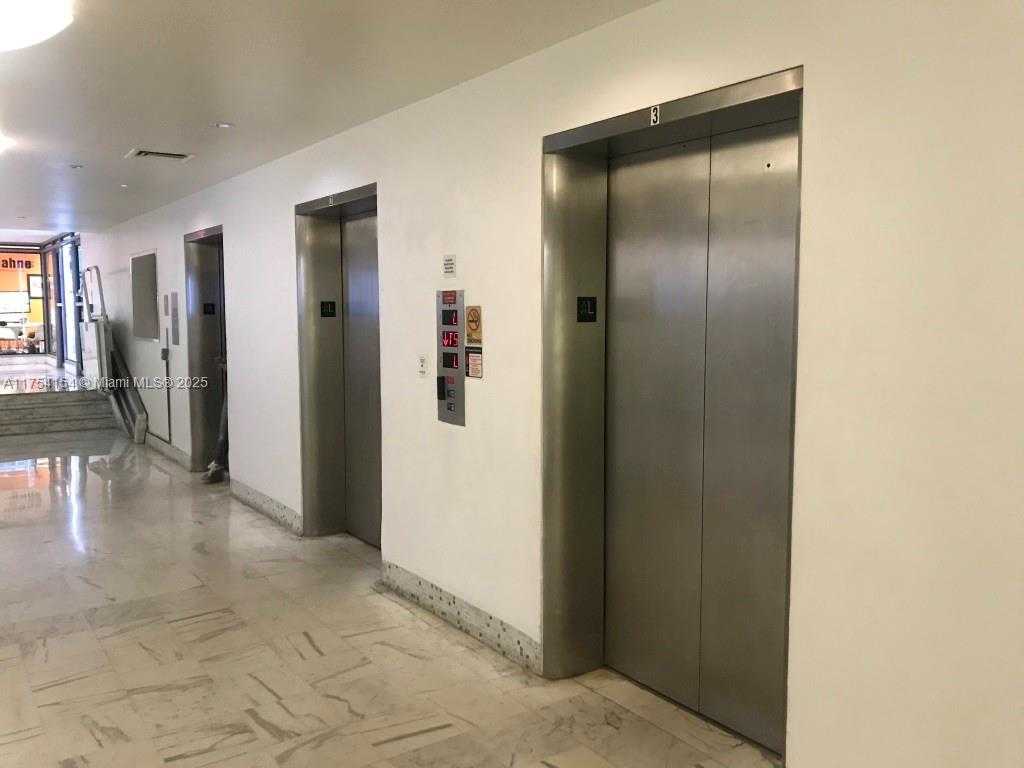 Small Image of 1000 WEST AVE #908, Miami Beach Number 18