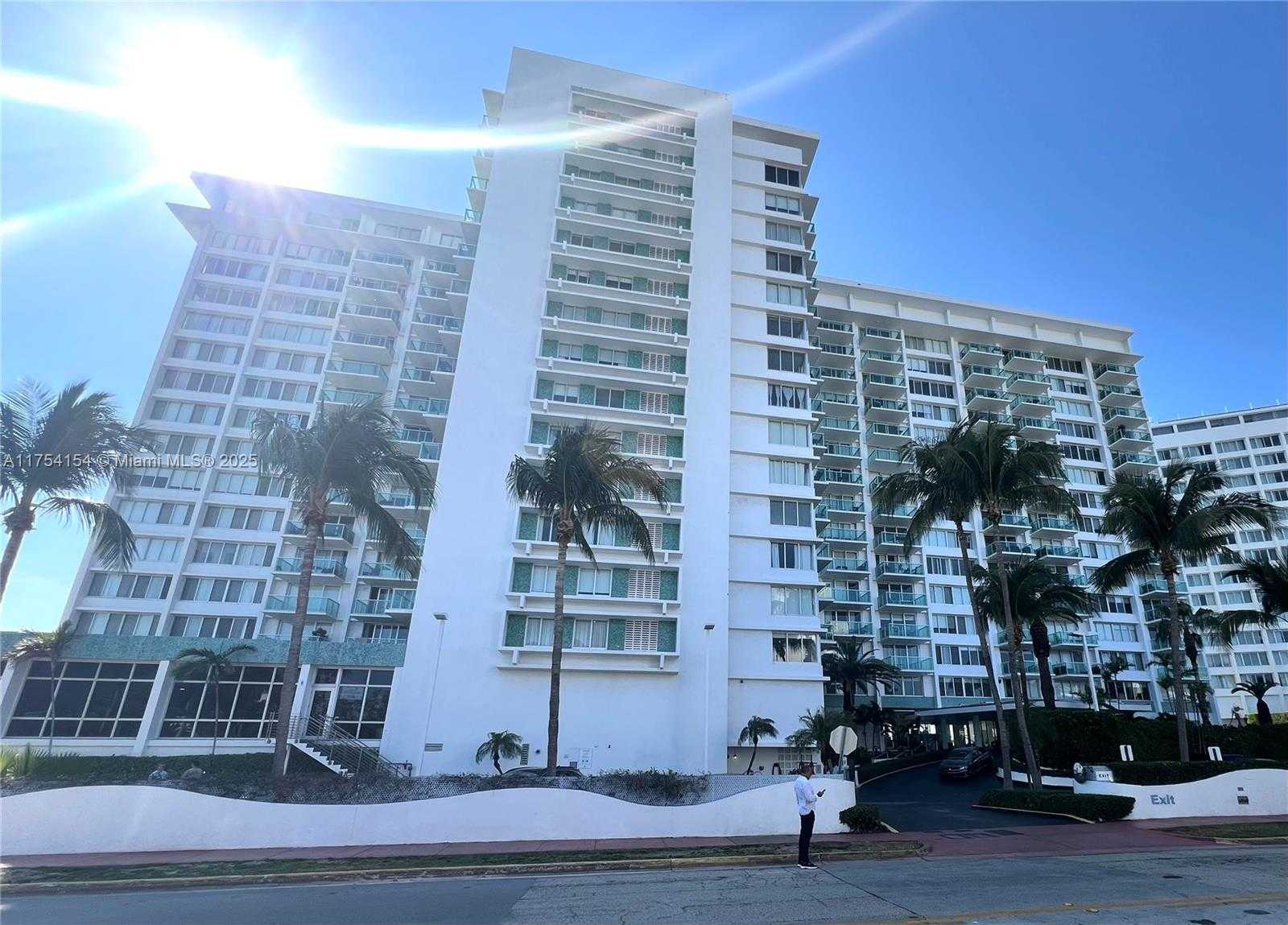 Small Image of 1000 WEST AVE #908, Miami Beach Number 3