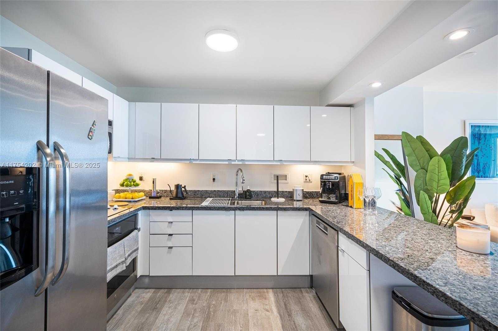 Small Image of 2301 COLLINS AVE #742, Miami Beach Number 12