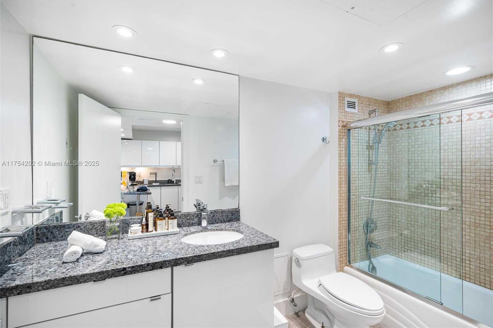 Small Image of 2301 COLLINS AVE #742, Miami Beach Number 13