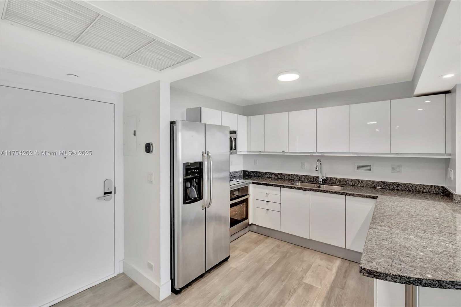 Small Image of 2301 COLLINS AVE #742, Miami Beach Number 44