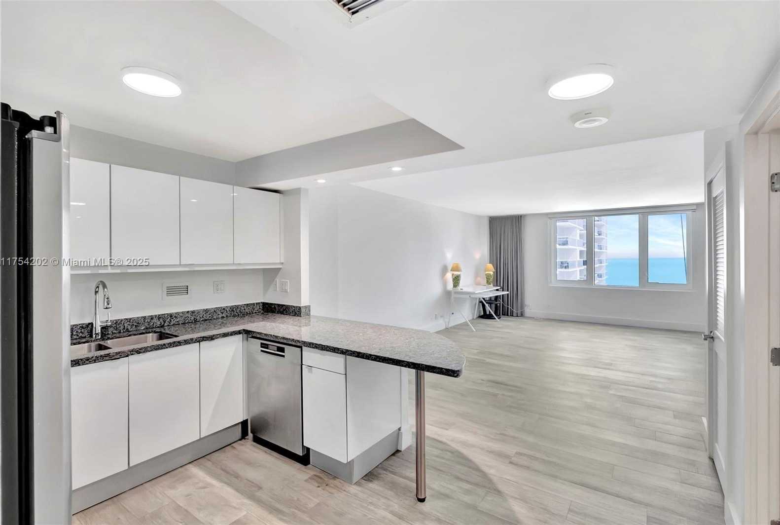 Small Image of 2301 COLLINS AVE #742, Miami Beach Number 47
