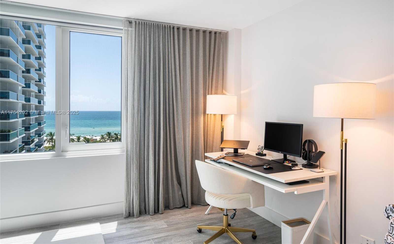 Small Image of 2301 COLLINS AVE #742, Miami Beach Number 5