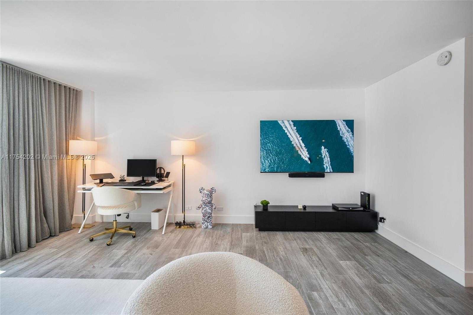 Small Image of 2301 COLLINS AVE #742, Miami Beach Number 6