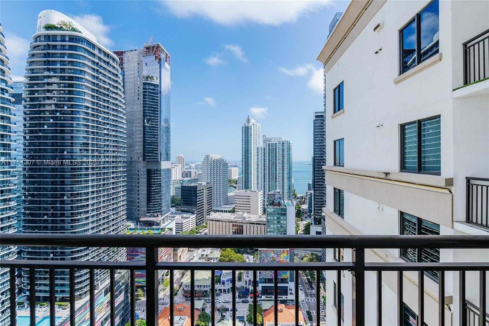 Small Image of 999 SOUTH WEST 1ST AVE #PH05, Miami Number 24