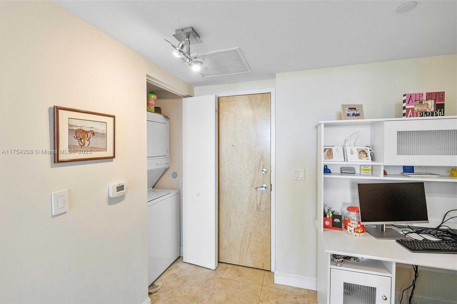 Small Image of 350 SOUTH MIAMI AVE #2810, Miami Number 8