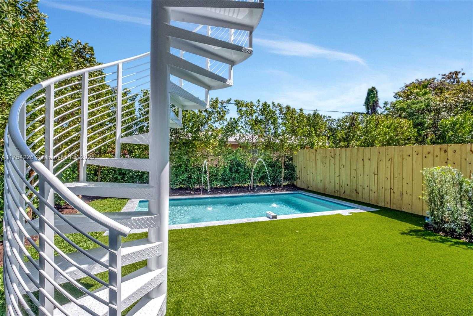 Small Image of 1221 SOUTH WEST 12 COURT, Miami Number 24