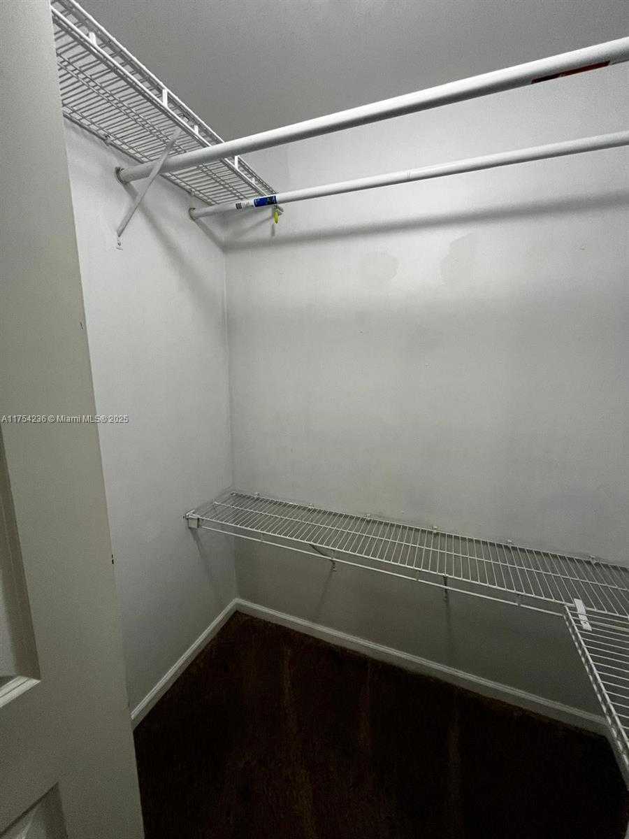 Imagen de Pequeño Objeto