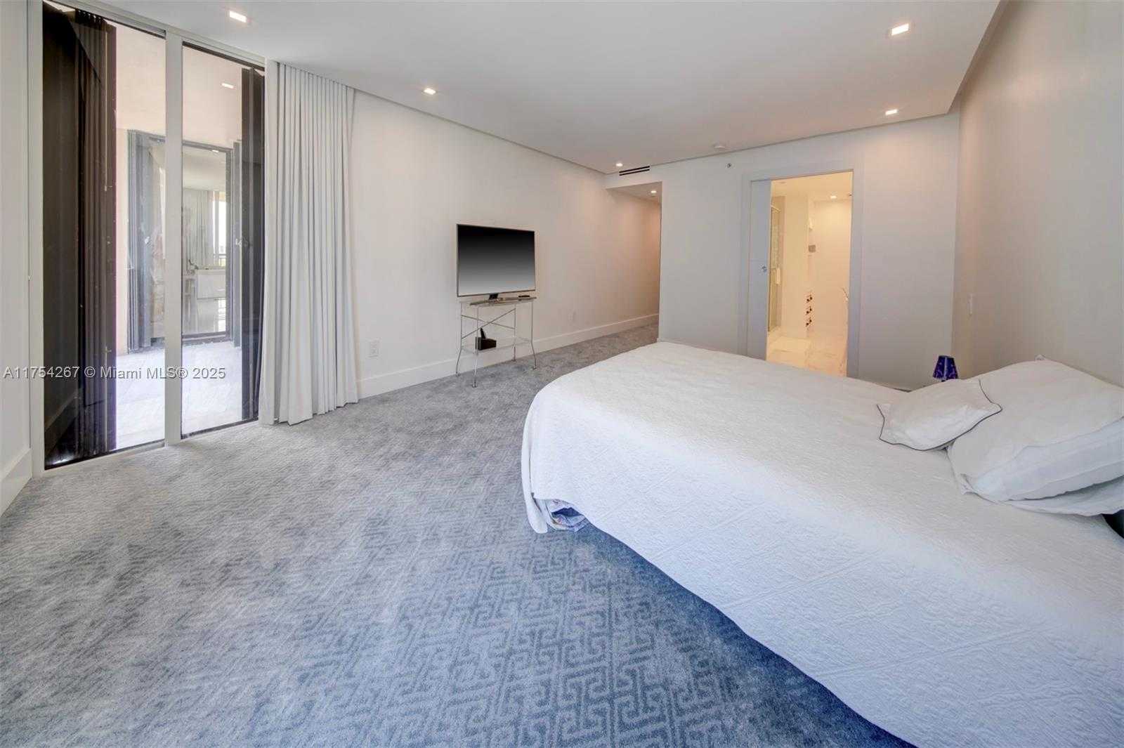 Small Image of 10175 COLLINS AVE #1106, Bal Harbour Number 21