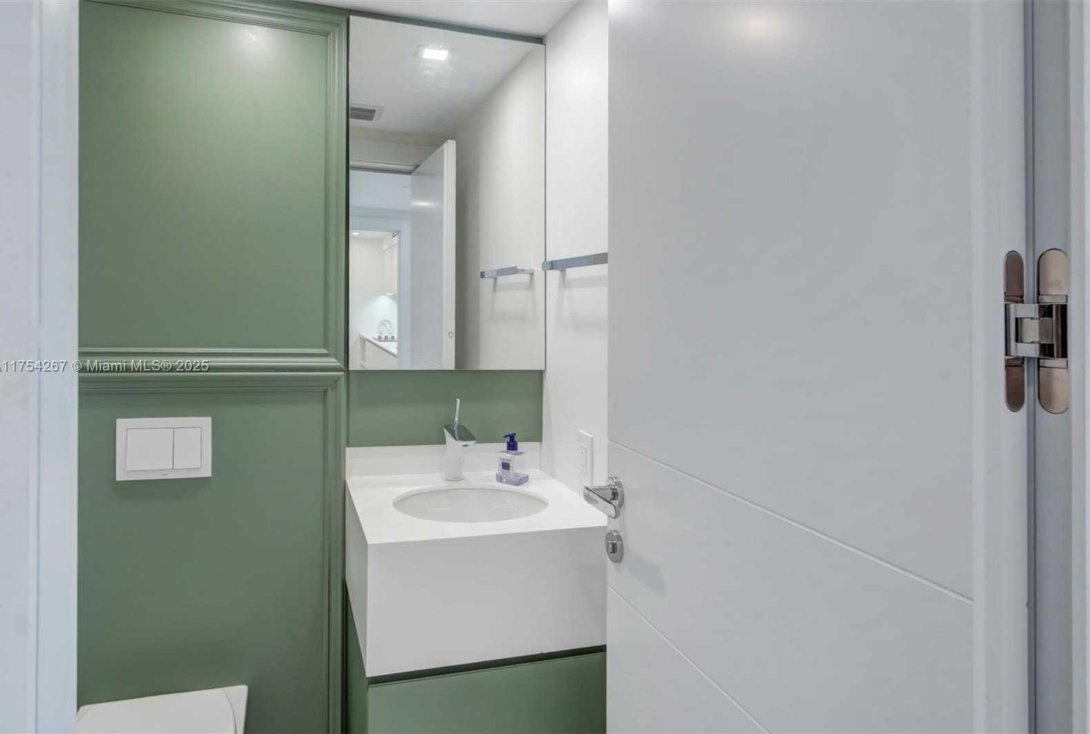Small Image of 10175 COLLINS AVE #1106, Bal Harbour Number 7