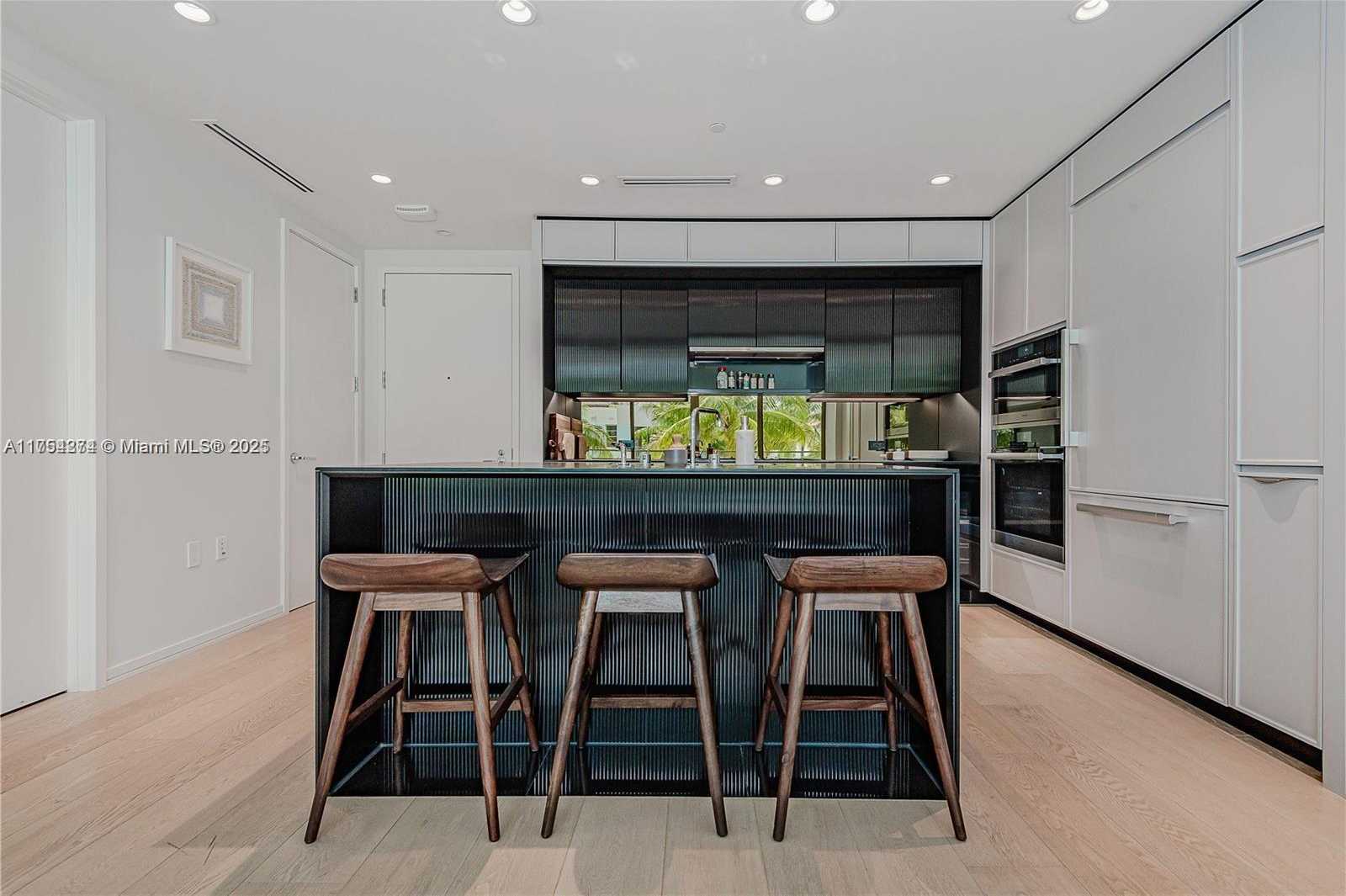 Small Image of 300 EAST COLLINS AVE #2D, Miami Beach Number 23