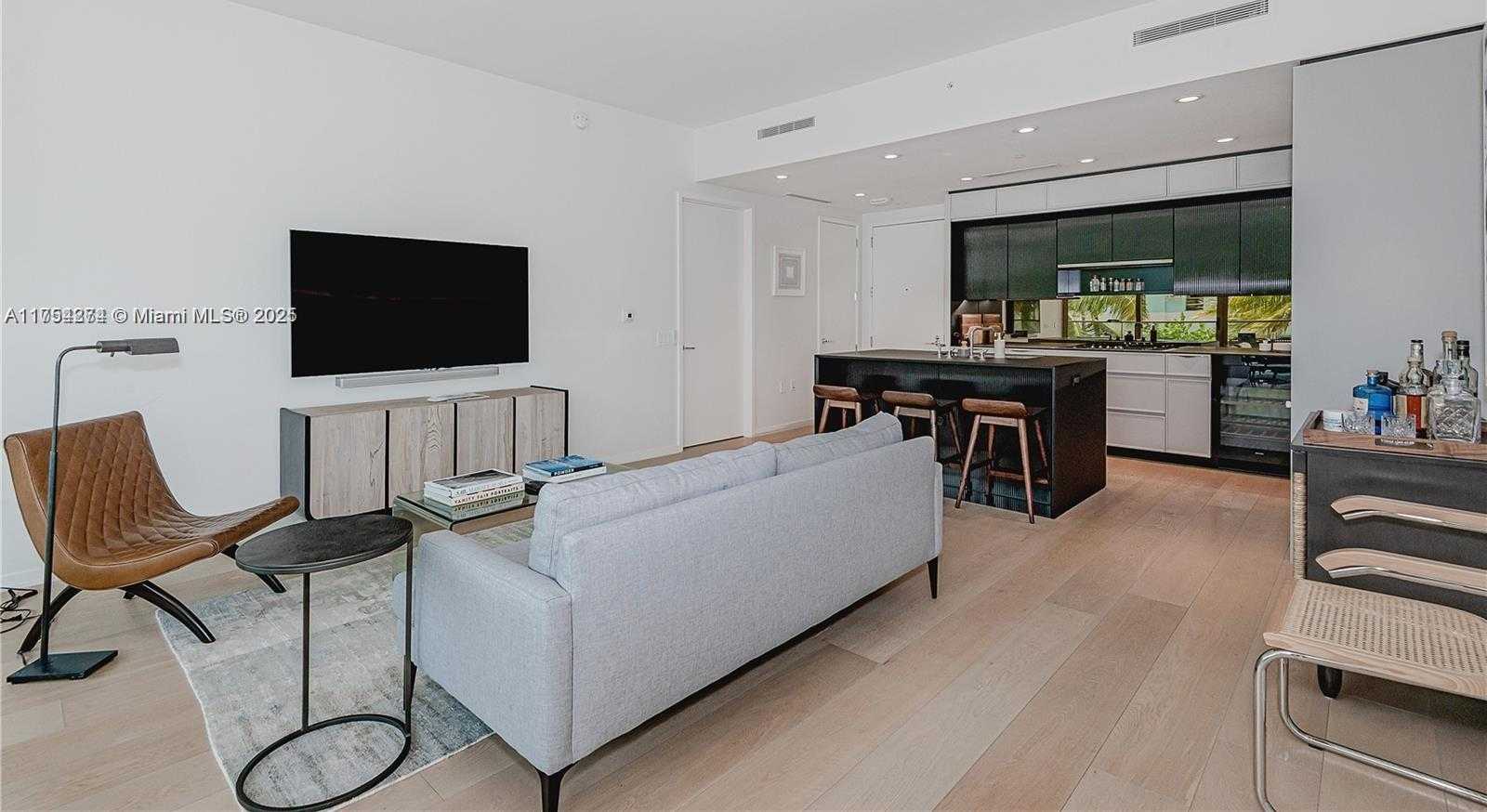 Small Image of 300 EAST COLLINS AVE #2D, Miami Beach Number 25