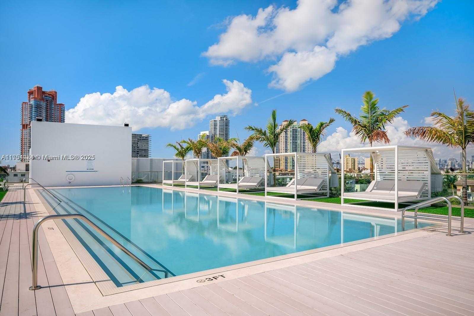Small Image of 300 EAST COLLINS AVE #2D, Miami Beach Number 31