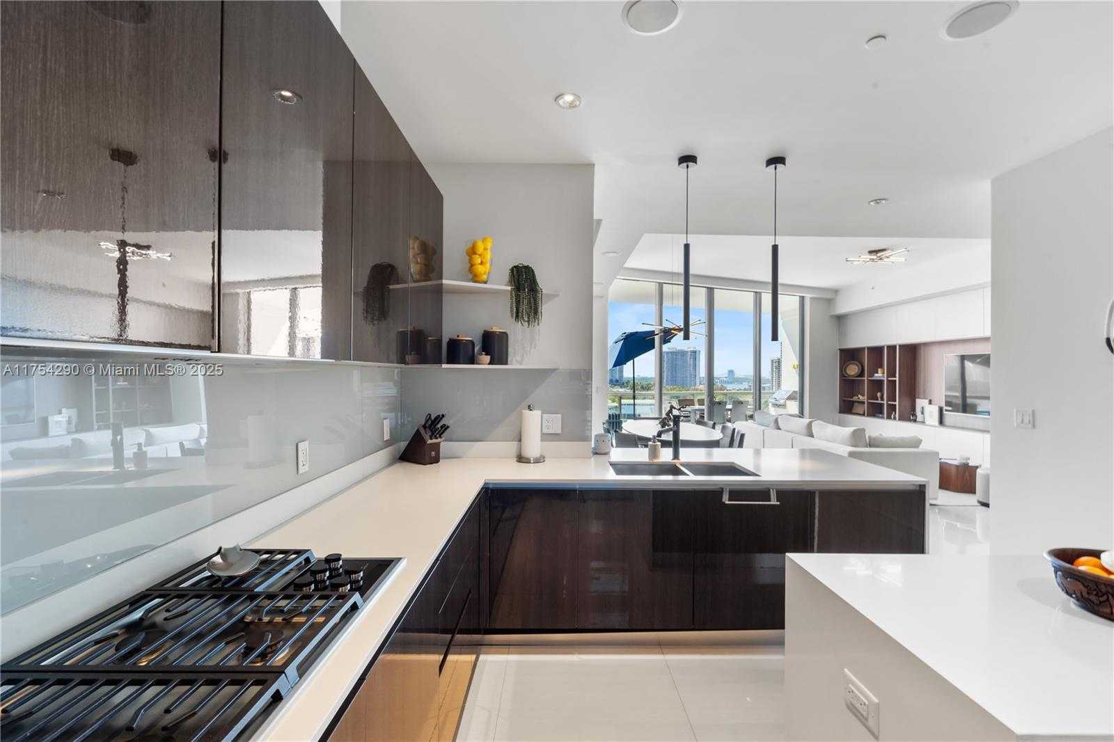 Small Image of 3250 NE 188th St, Aventura, FL 33180, USA Number 10