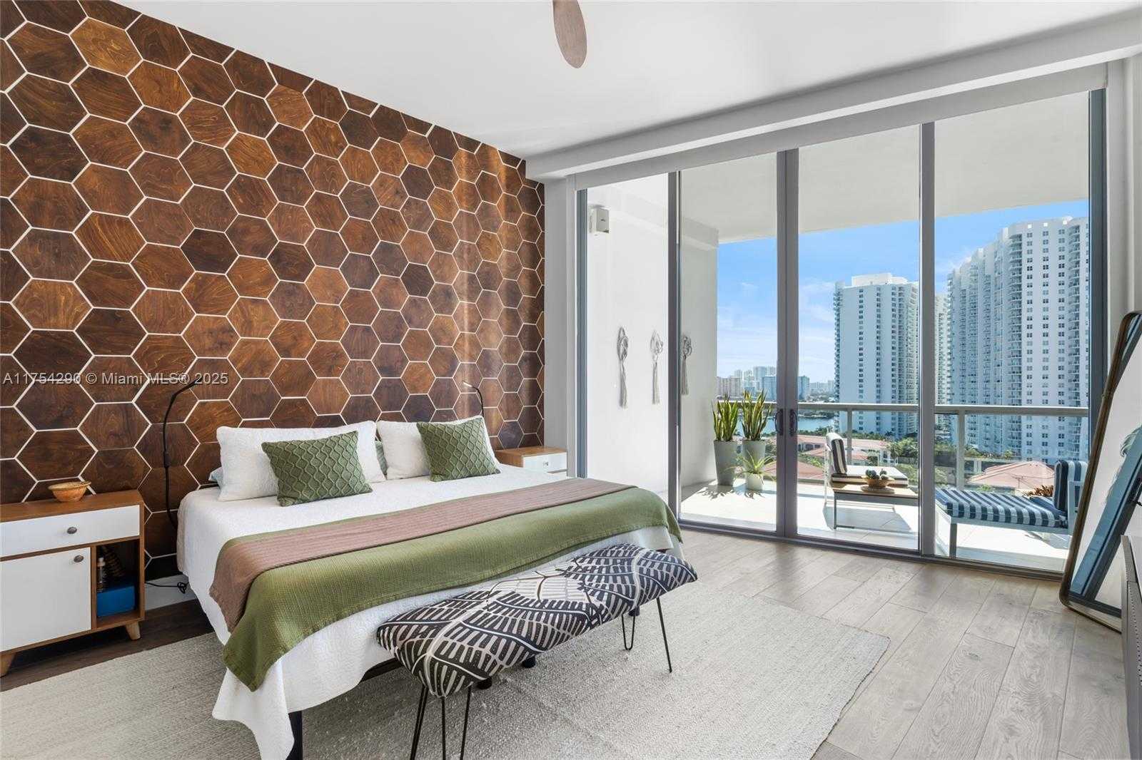 Small Image of 3250 NE 188th St, Aventura, FL 33180, USA Number 13