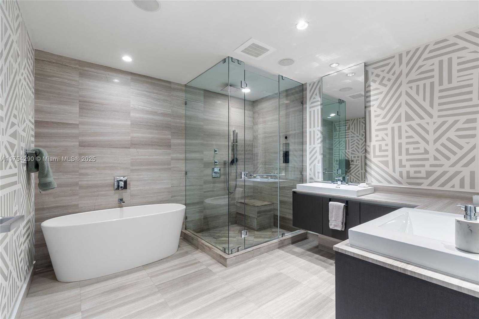 Small Image of 3250 NE 188th St, Aventura, FL 33180, USA Number 15