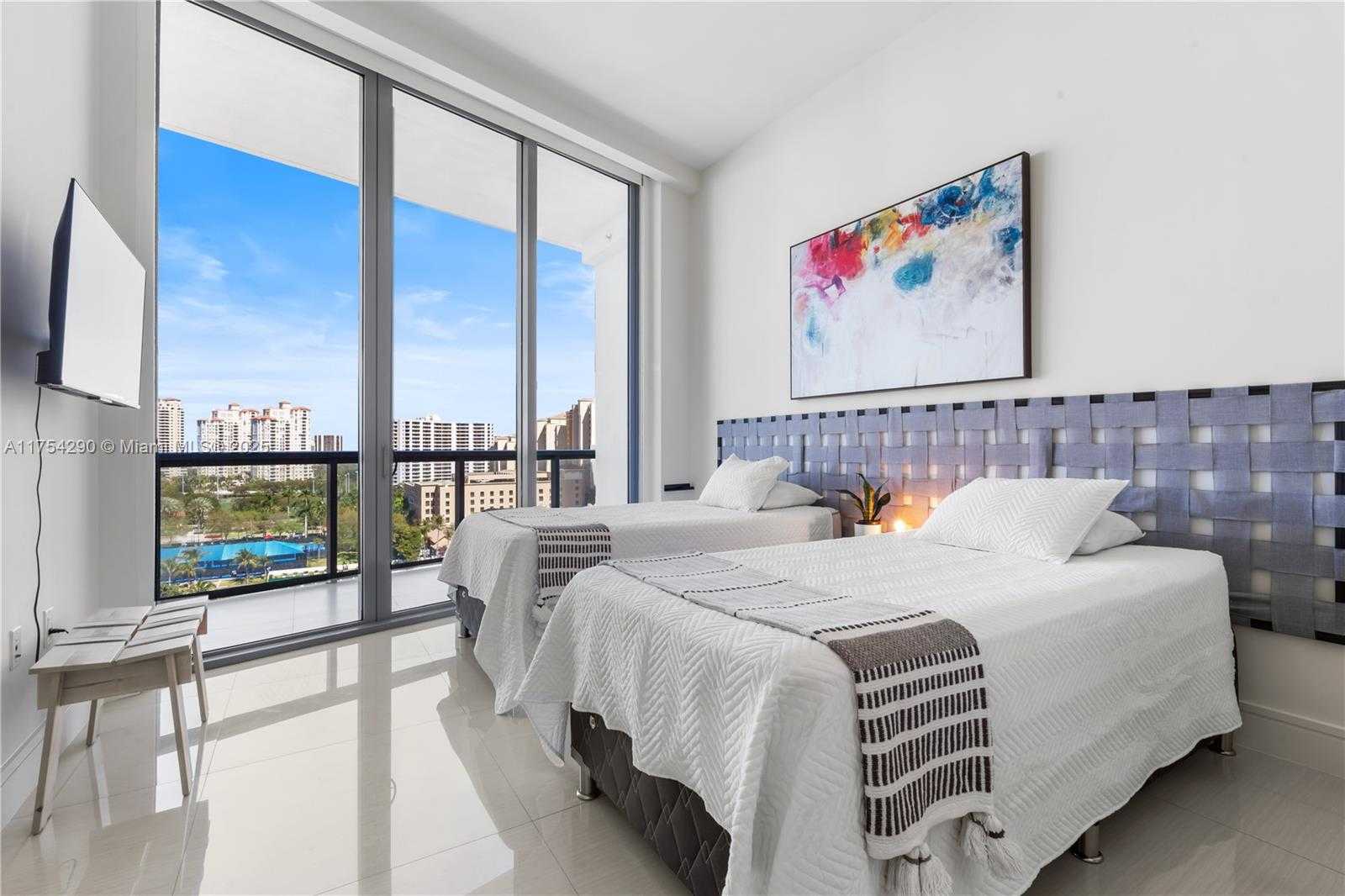 Small Image of 3250 NE 188th St, Aventura, FL 33180, USA Number 18