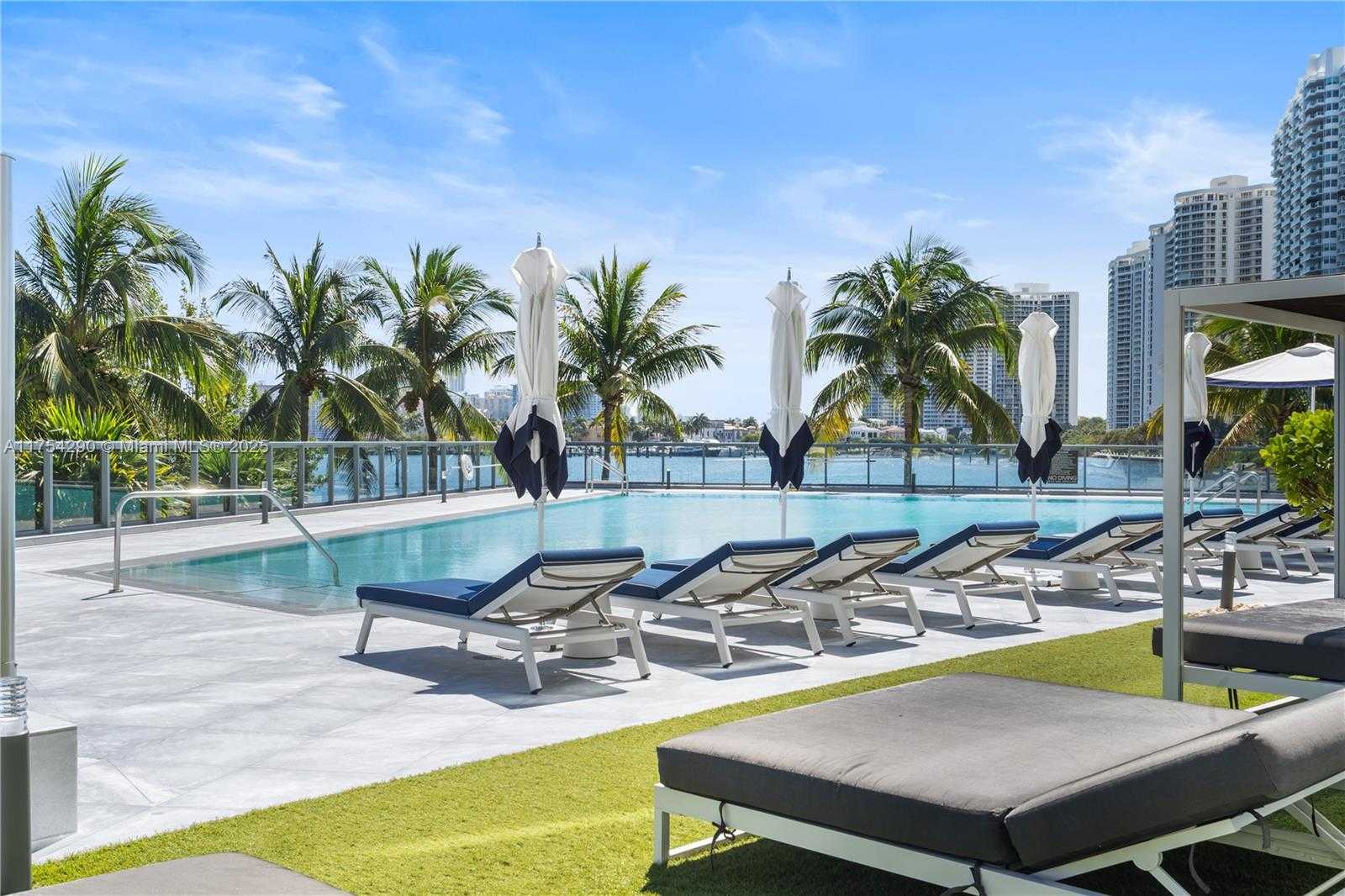 Small Image of 3250 NE 188th St, Aventura, FL 33180, USA Number 24