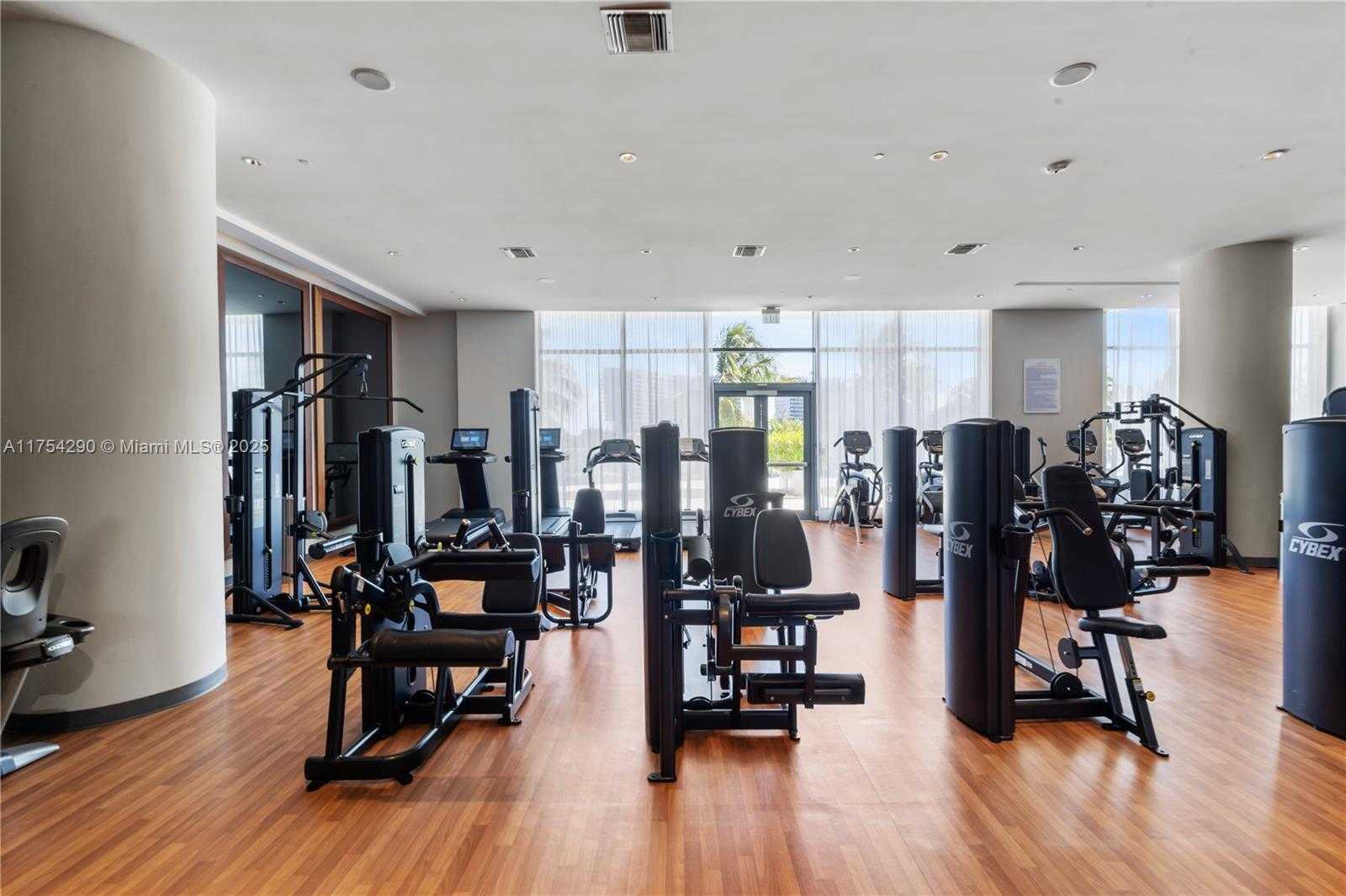Small Image of 3250 NE 188th St, Aventura, FL 33180, USA Number 26