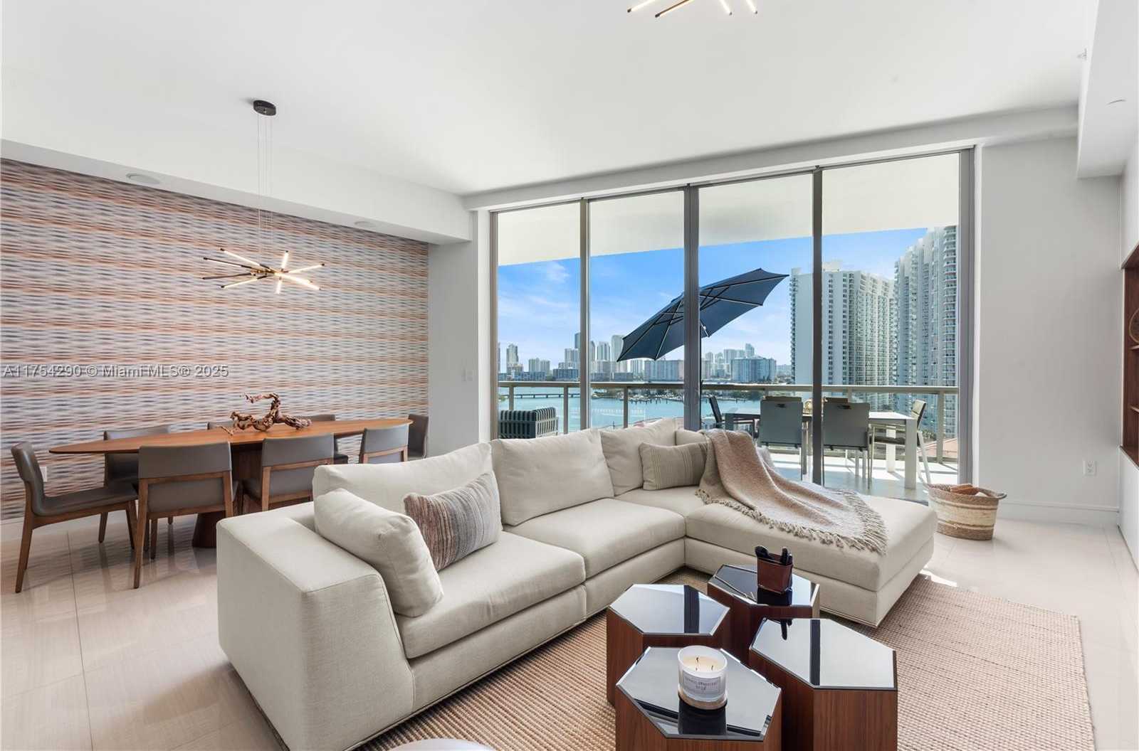 Small Image of 3250 NE 188th St, Aventura, FL 33180, USA Number 29