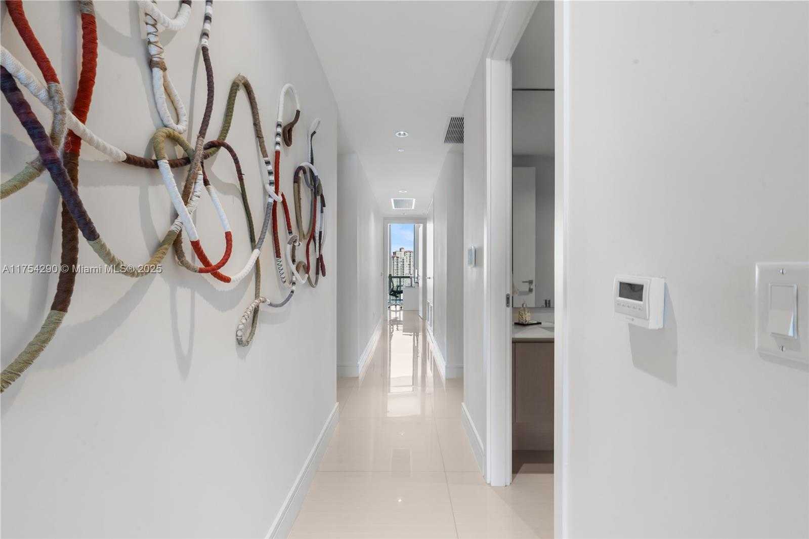 Small Image of 3250 NE 188th St, Aventura, FL 33180, USA Number 38